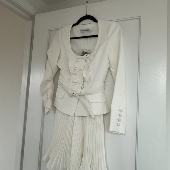 NWT Self-Portrait Ivory Crepe Mini Dress Belted Bow Details Pleated Skirt Sz 8 - Picture 4 of 8
